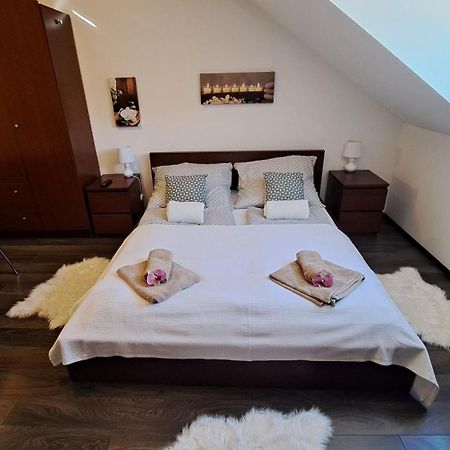 Viktoria Apartman Gyula Exterior foto